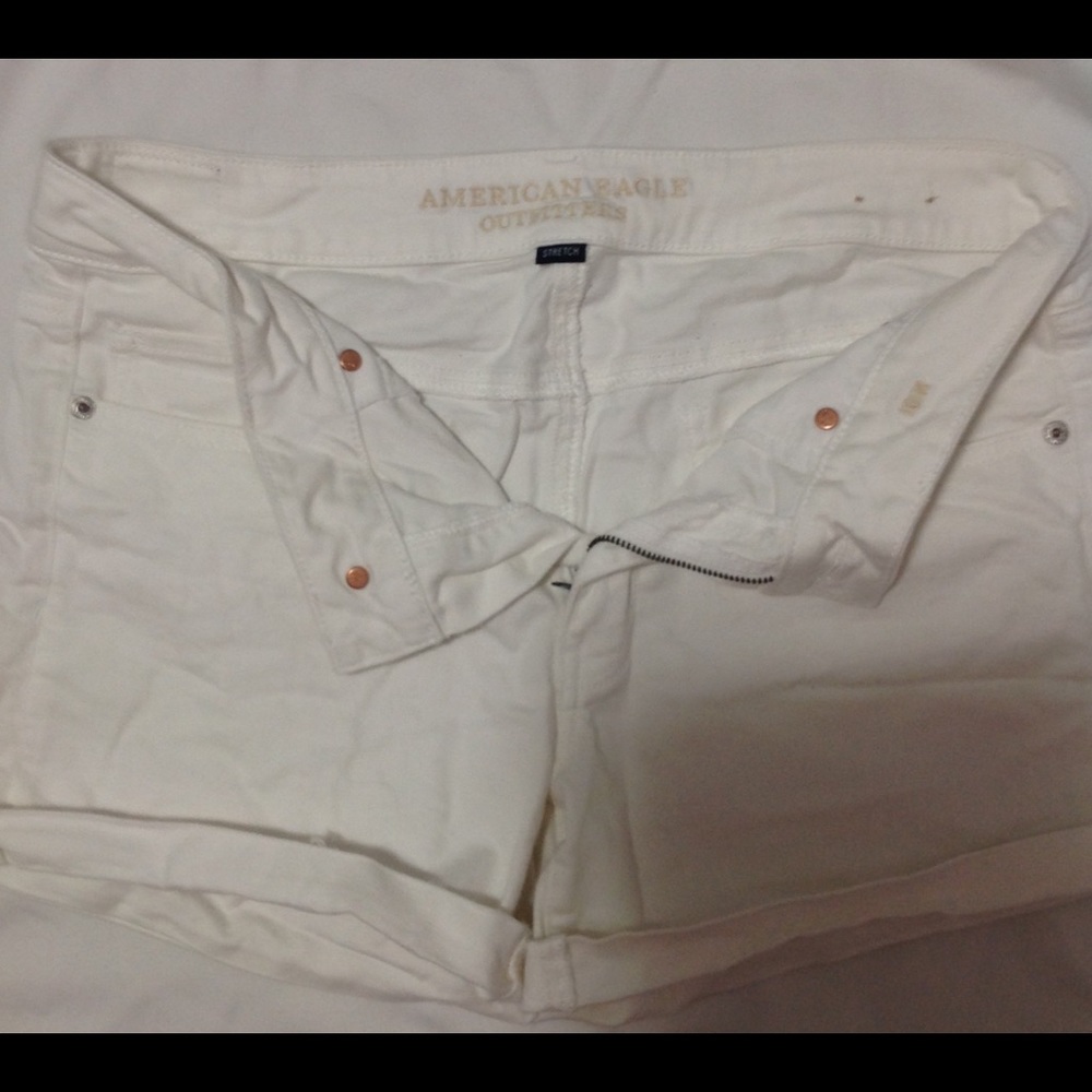 White American eagle shorts